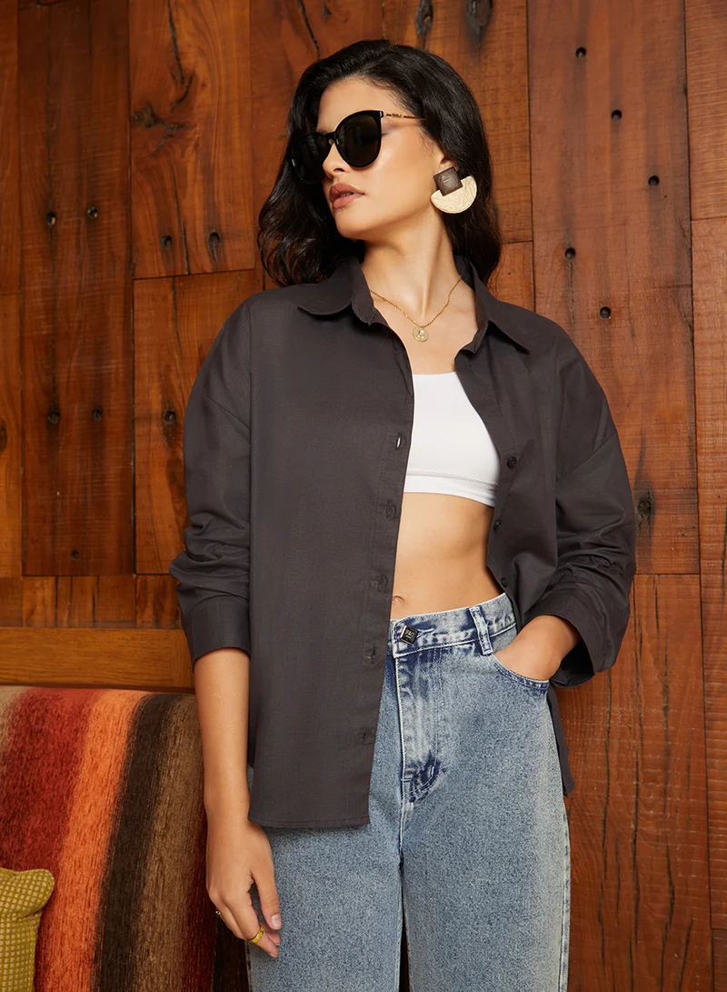 كامبوس سوترا Women's Charcoal Black Solid Oversized Shirt For Casual Wear | Spread Collar  | Long Sleeve | Button Closure | Oversized Shirt Crafted With Comfort Fit For Everyday Wear